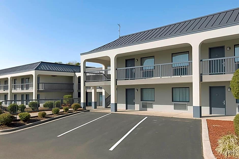 Baymont by Wyndham Fayetteville