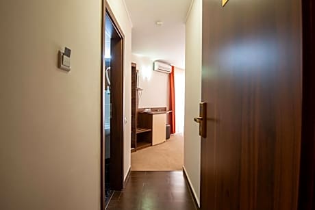 Double or Twin Room with City View