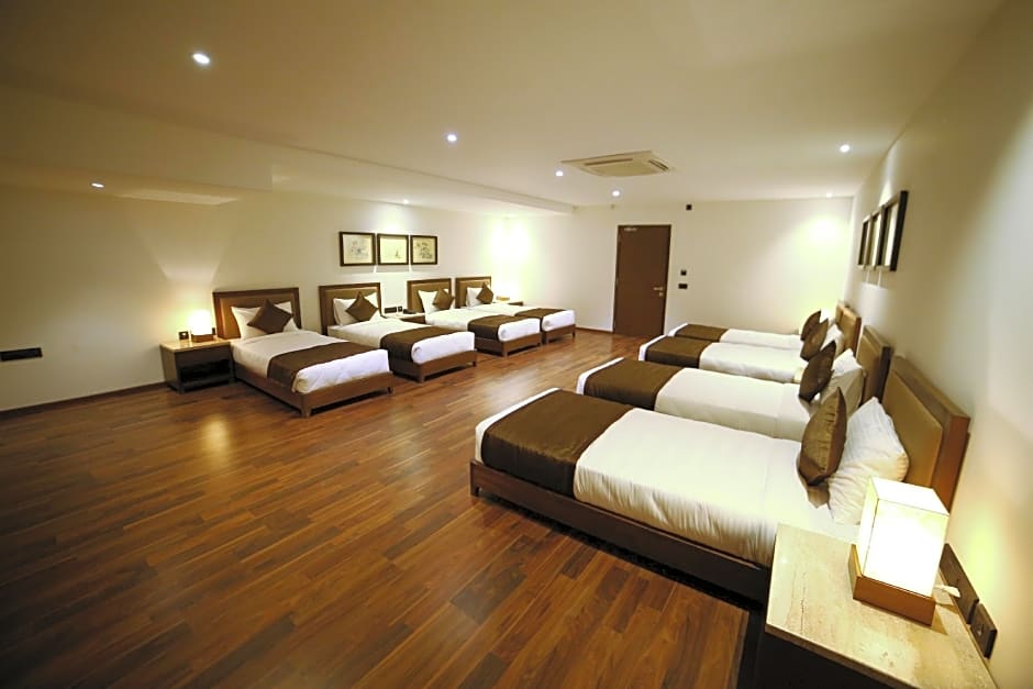 Five Petals Hotel & Banquets