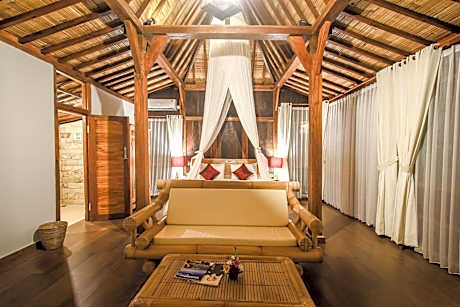 Suite with Pool View