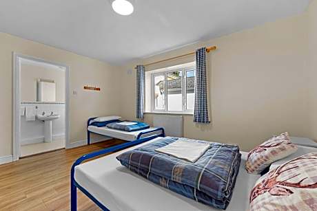 Twin Room with Private Bathroom