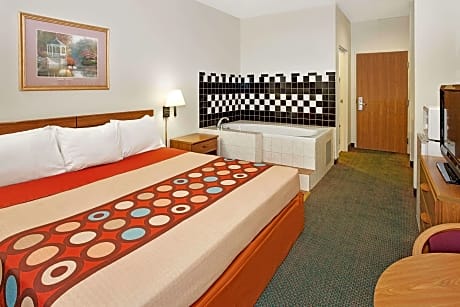 1 King Bed Non-Smoking