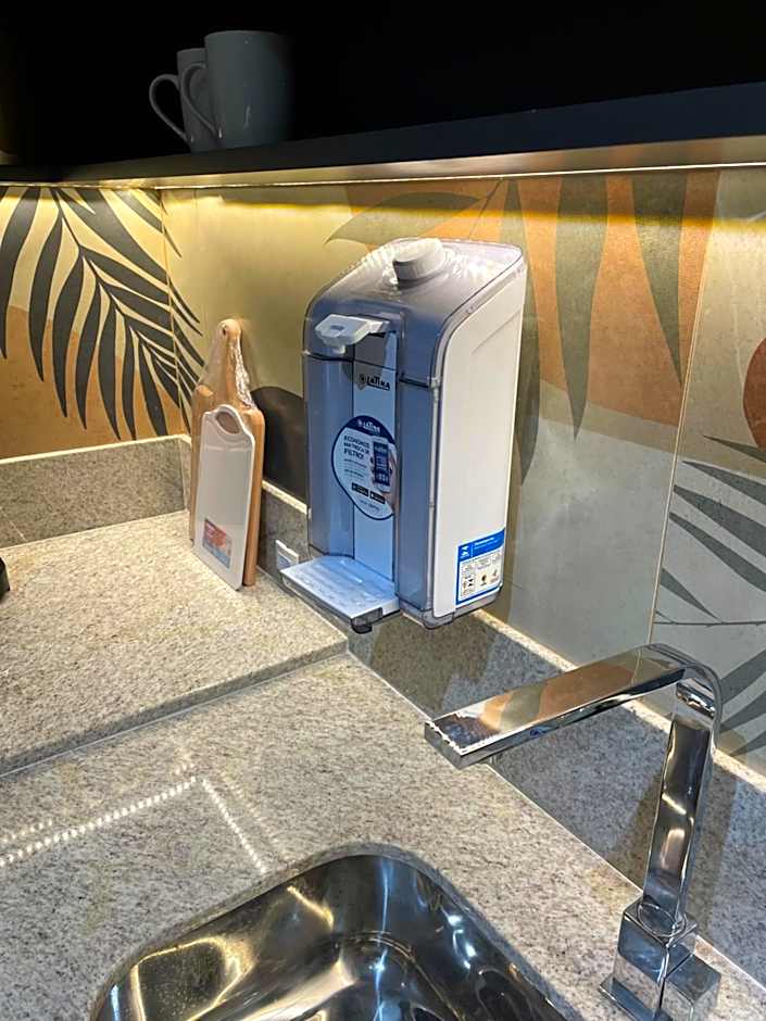 Flat PRAIA Home Experience Dante Michelini