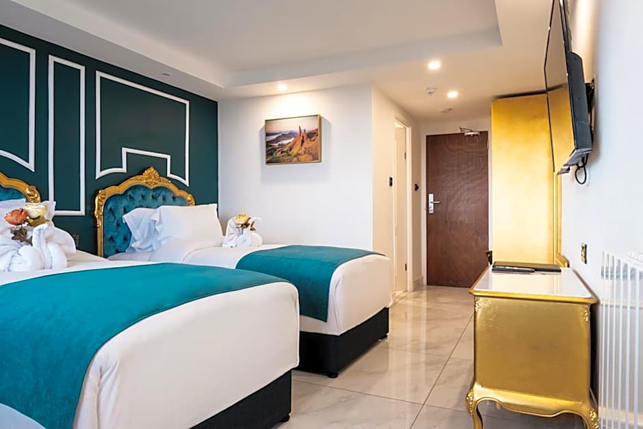 Photo 1 of 7 of Executive Twin Room