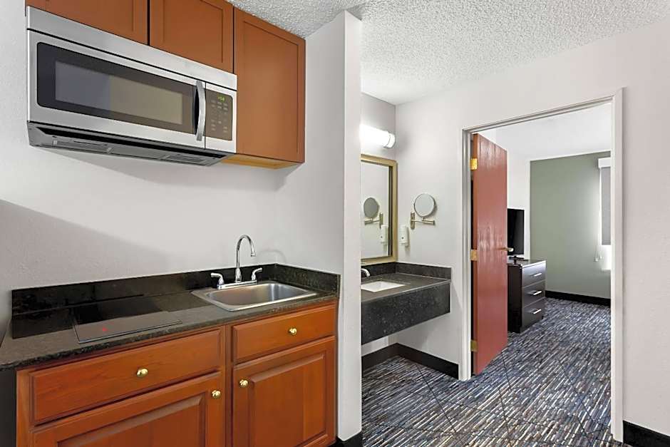 Quality Inn & Suites Niles