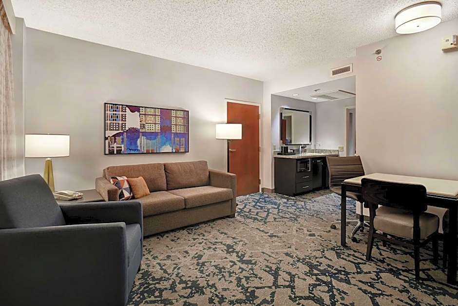 Embassy Suites By Hilton Charleston