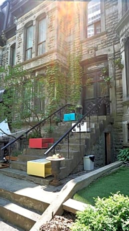 Ambrose House & Cafe