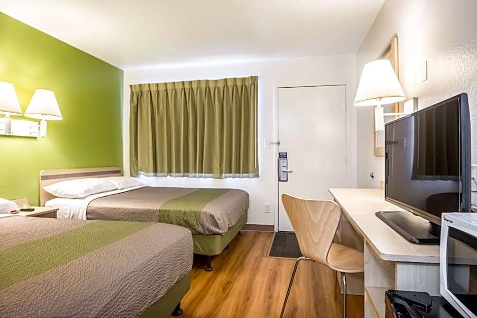 Motel 6-Pueblo, CO - I-25