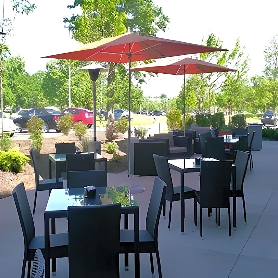 I Hotel and Conference Center - Champaign