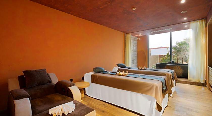 Sala Grand TuyHoa Hotel