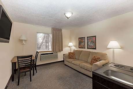 2 Queen Beds Studio Suite Non-Smoking