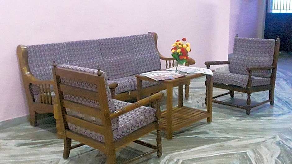 Hotel Saravana Grand