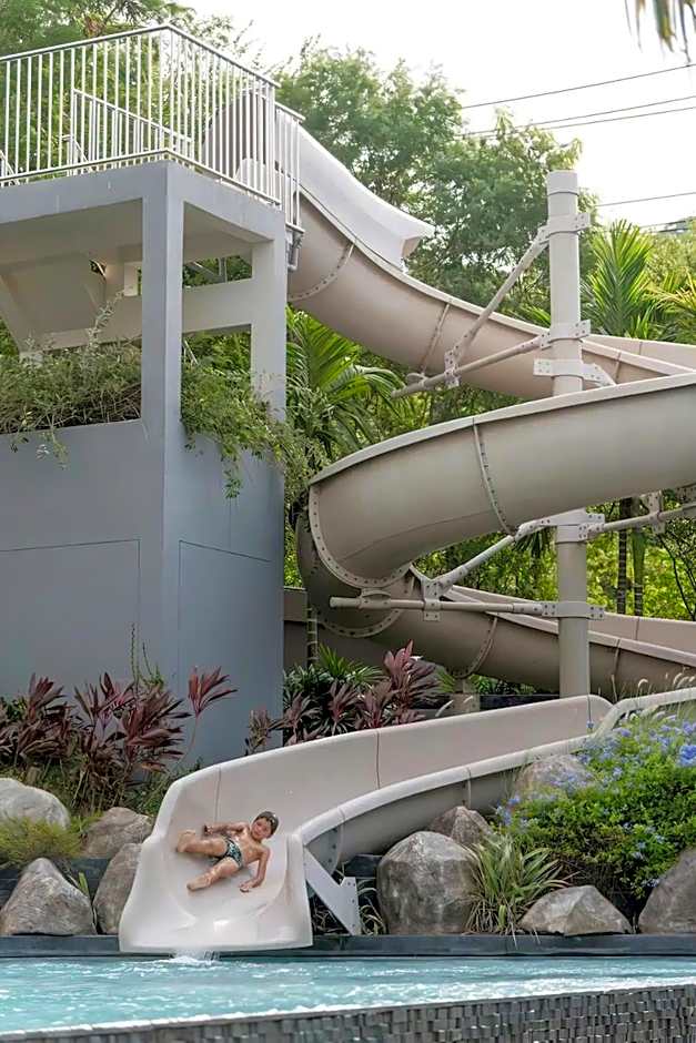 Sea View Spacious Condo At Pattaya