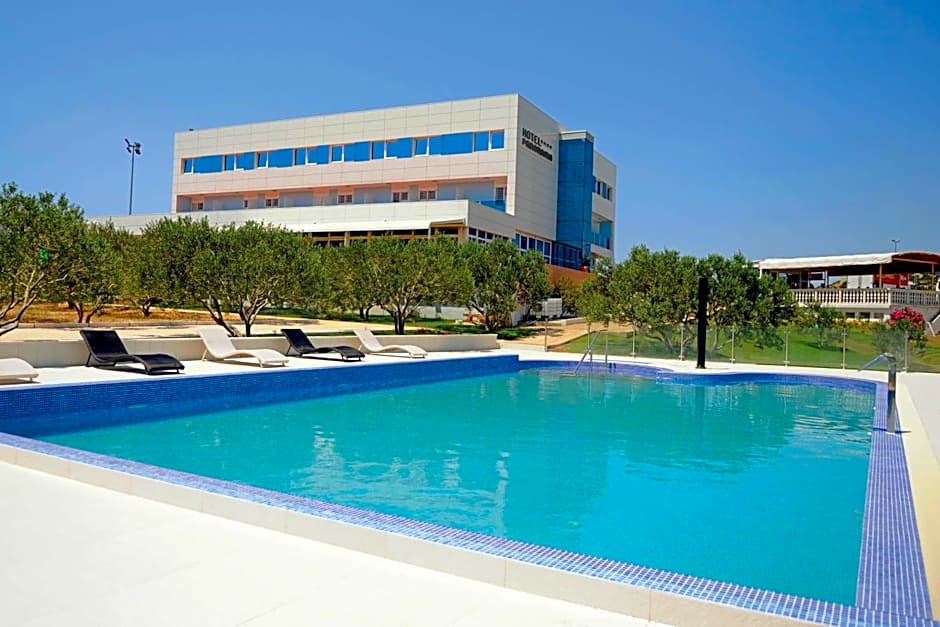 Photo 1 of 50 of Hotel Panorama