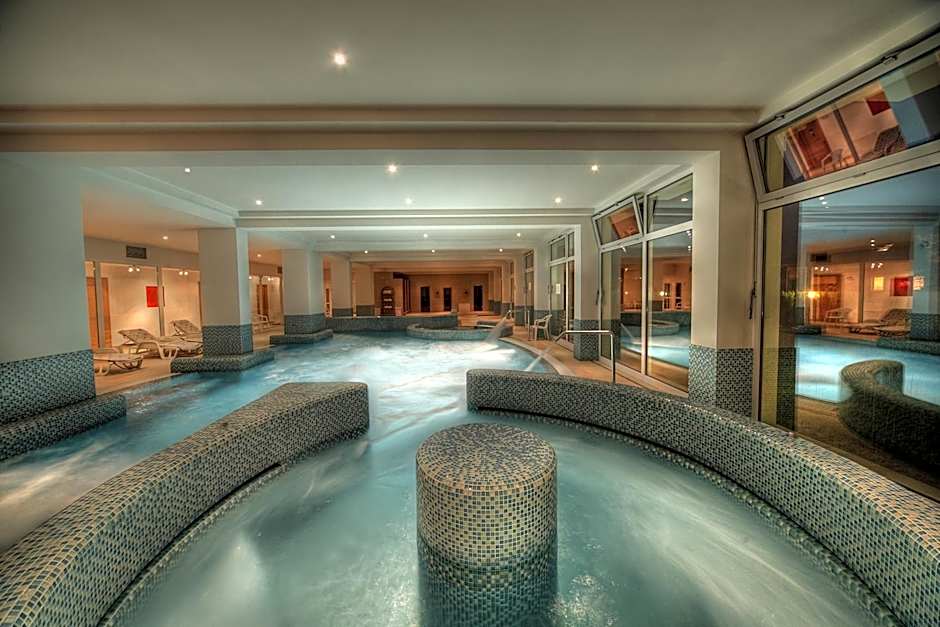 Két Korona Konferencia és Wellness Hotel