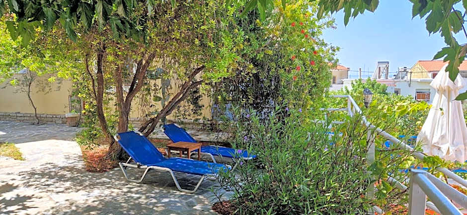 Pantheon Apartments & Studios