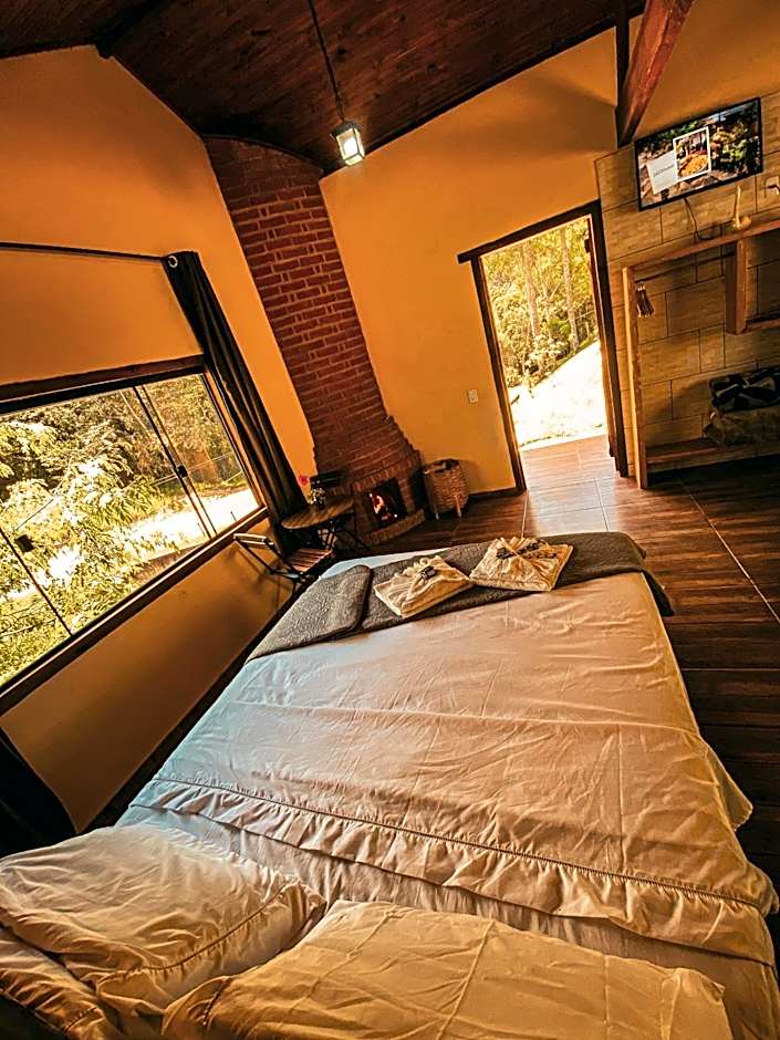 Chalés com Hidromassagem e Lareira em Visconde de Mauá, Prox Pedra Selada, Pousada Leal Chalés