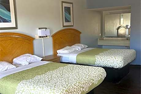 2 Queen Beds Non-Smoking