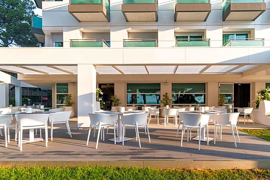 International Beach Hotel