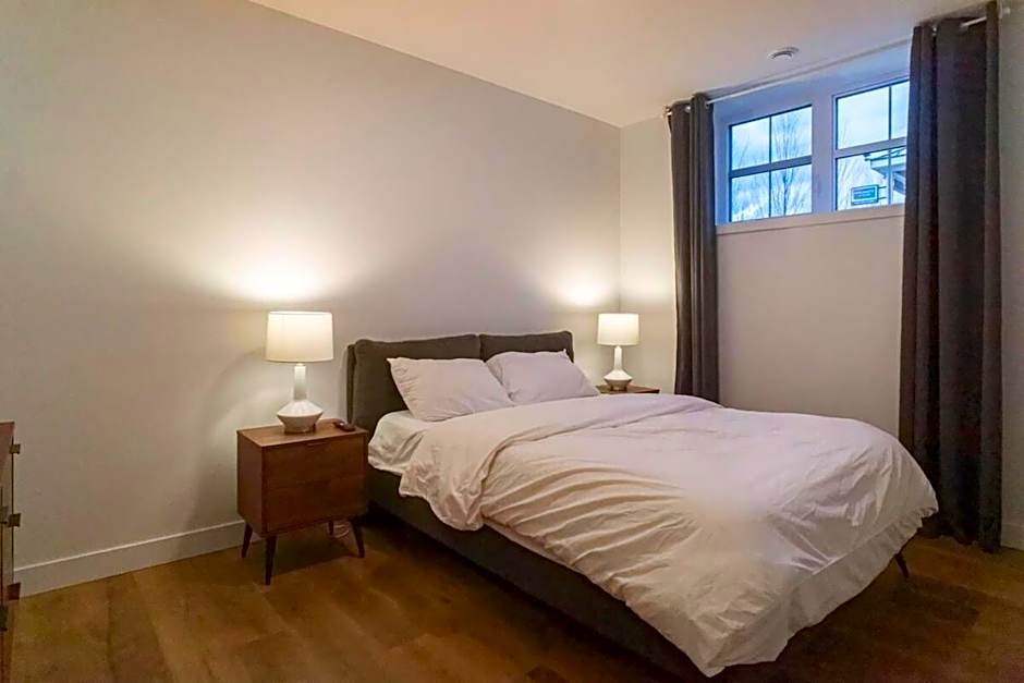 883 suite 102 Bromont Vieux Village 2cac , foyer