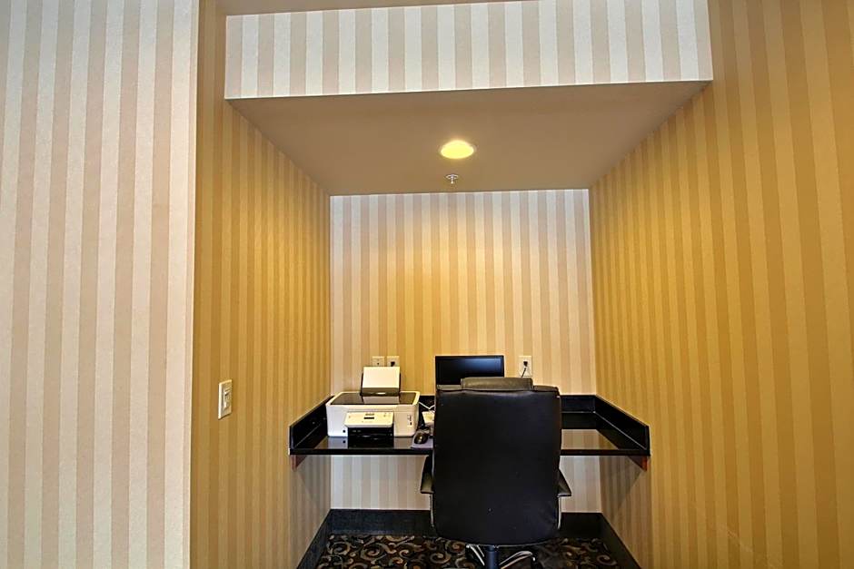 Cobblestone Inn & Suites - Brillion