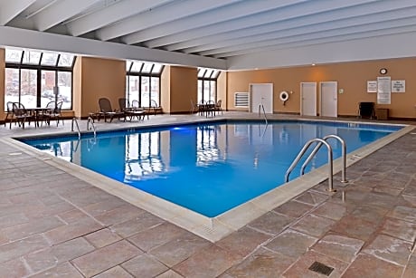 Holiday Inn New London, an IHG Hotel