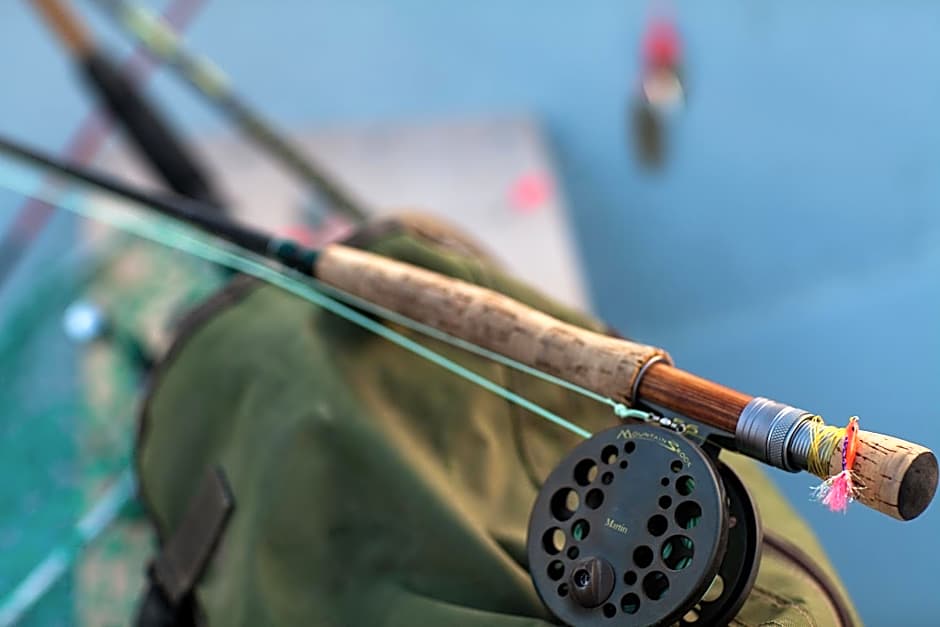 Red Cariboo Apartments
