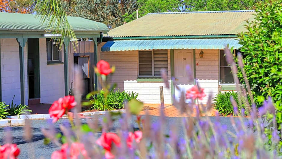 Oasis Motel