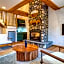 The Haüs Windham - Luxury Suites, Hot Tub, Mountain Views!
