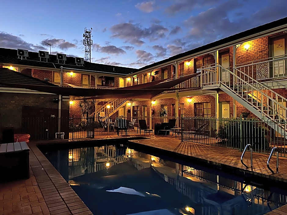 City Colonial Motor Inn