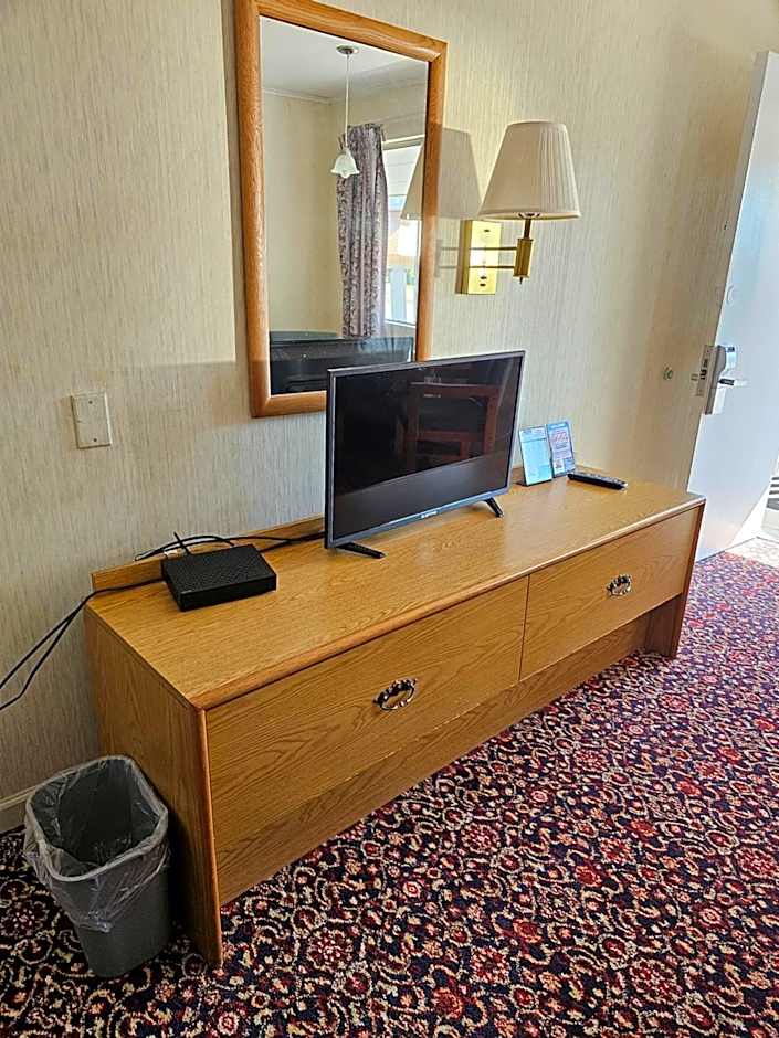 Travelodge by Wyndham Mackinaw City