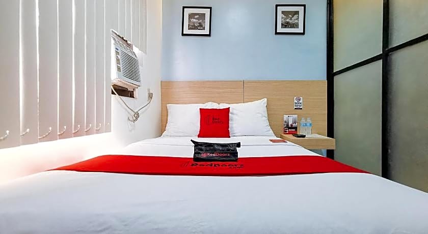 RedDoorz near Trade School Gensan