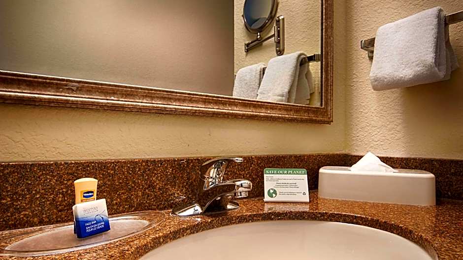 Best Western Plus Newport News Inn & Suites