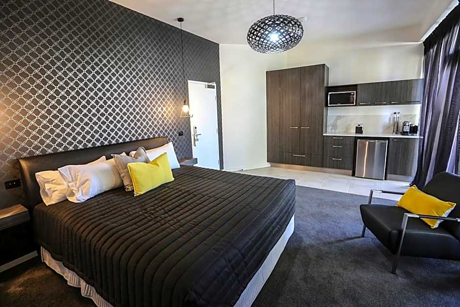 Indulge Apartments - CBD