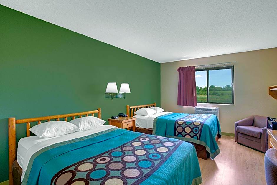 Super 8 by Wyndham Ticonderoga