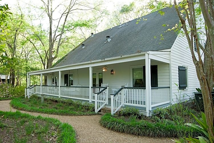 Monmouth Historic Inn