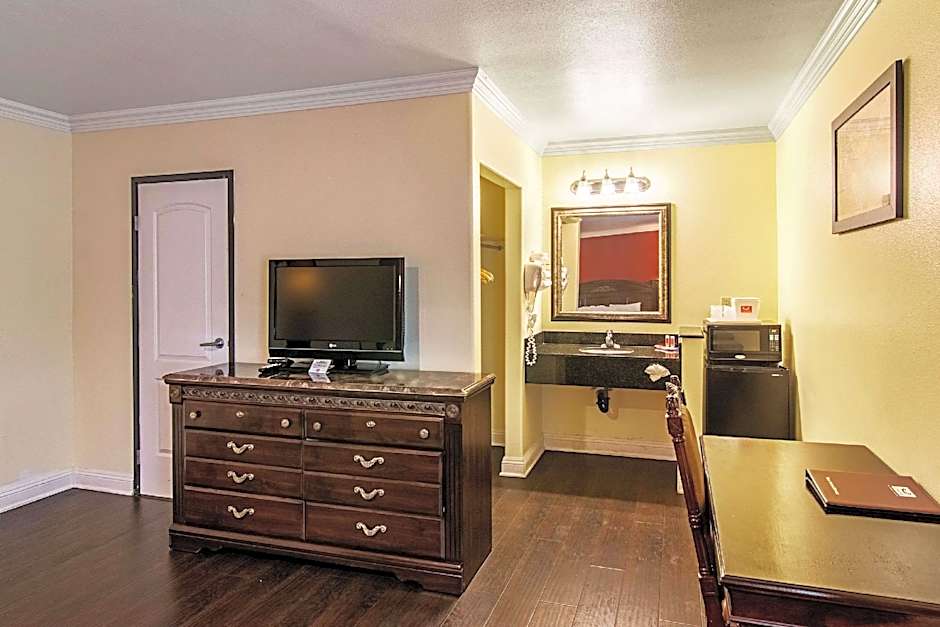 Econo Lodge Long Beach I-405