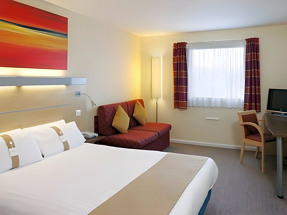 Holiday Inn Express Cardiff Airport