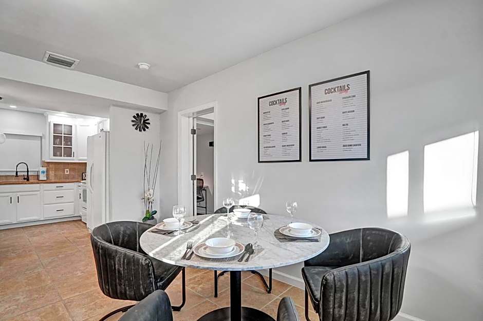 Bright Beachside Getaway