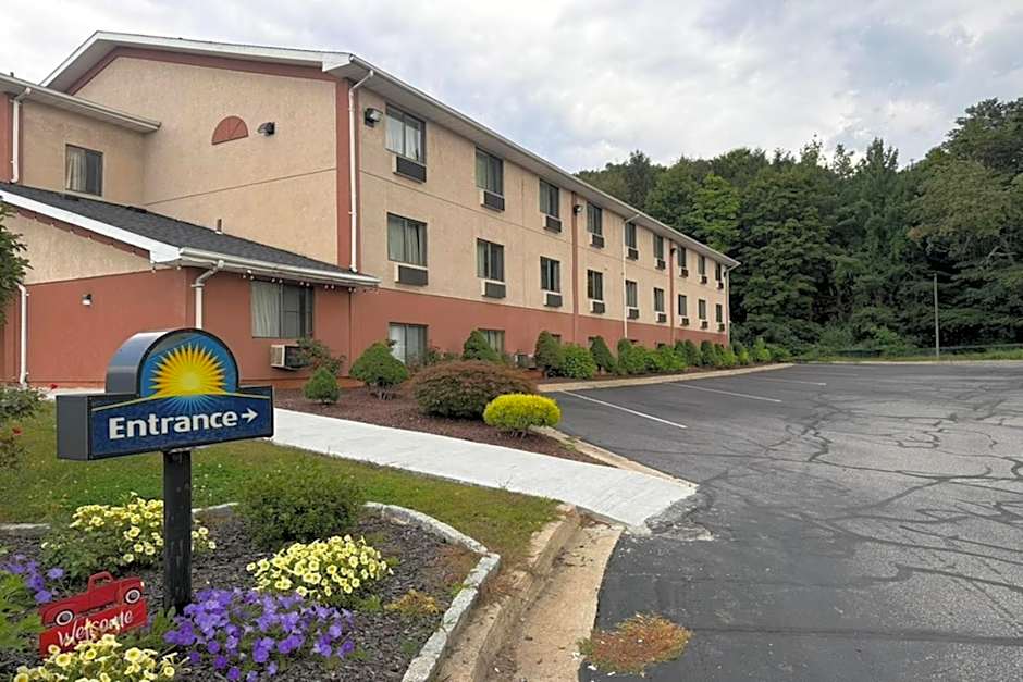 Days Inn by Wyndham Torrington