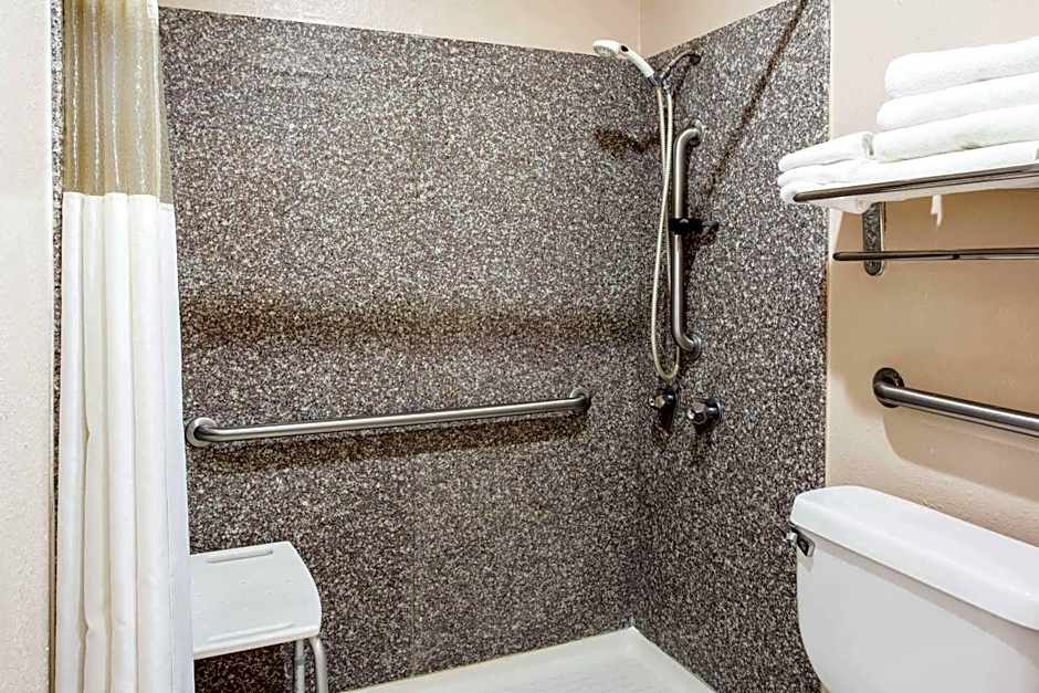 Super 8 by Wyndham Giddings