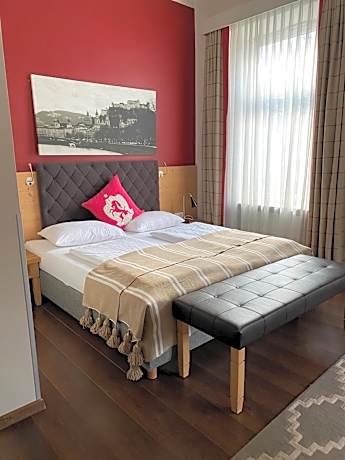 Double Room (1 Adult)