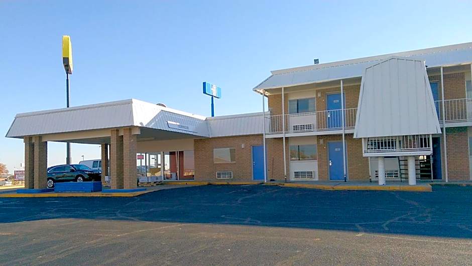 Motel 6-Clinton, OK