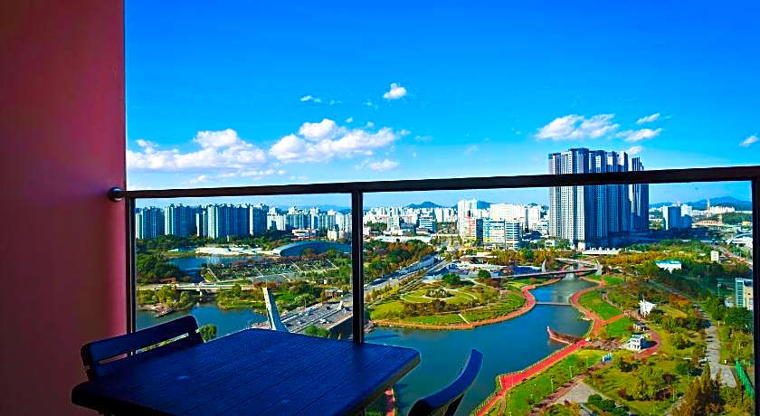 Paju Khills the terrace