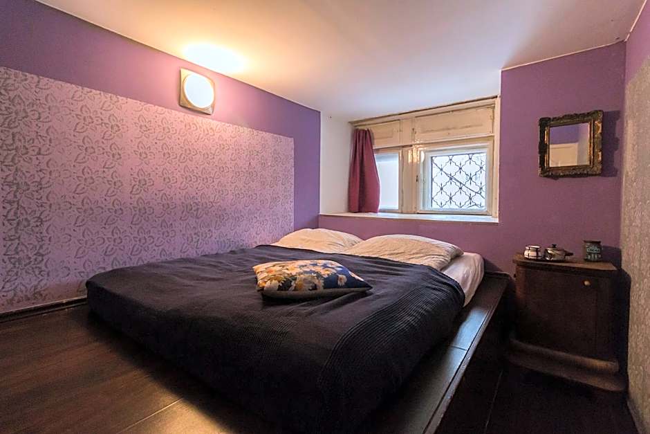 Baroque Hostel & Coworking