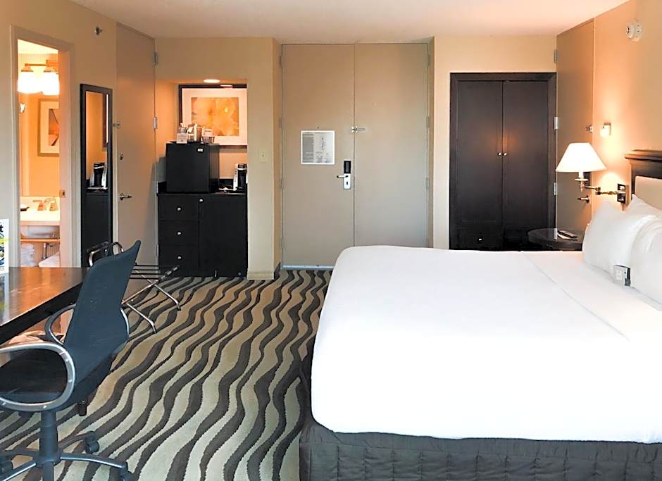 Fort Pontchartrain Detroit, a Wyndham Hotel