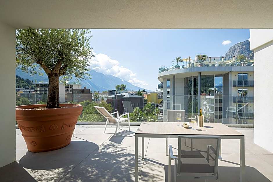 Aris Apartments & Sky Pool - Tonelli Hotels - Adult Friendly