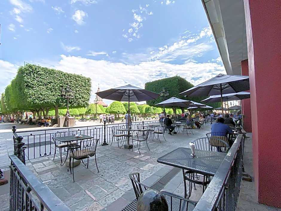 Ramada Plaza by Wyndham Leon