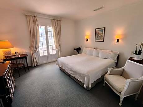 Double Room with Balcony and Sea View