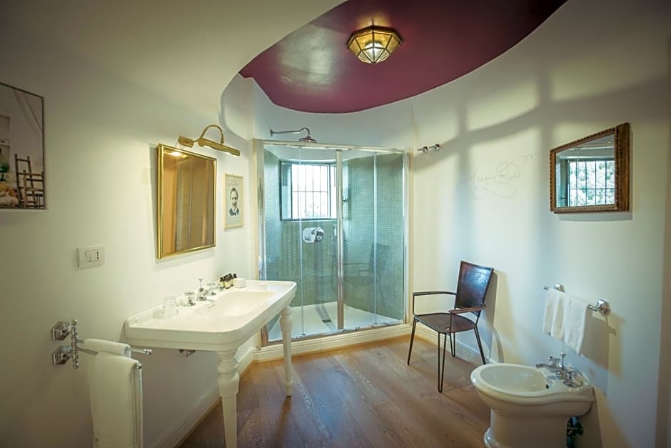 AdAstra Suites